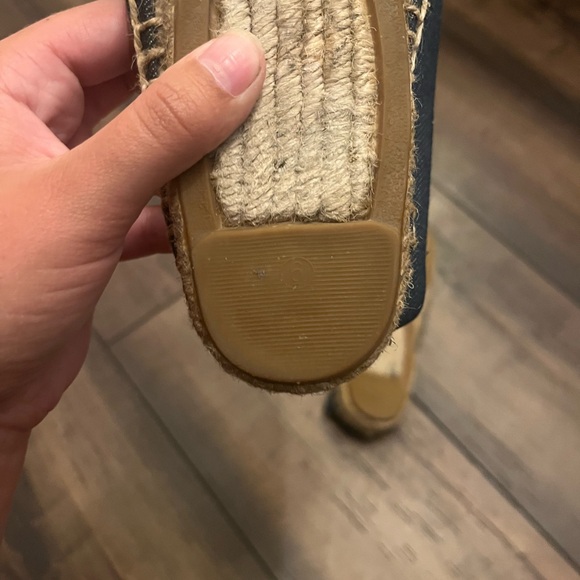 Women’s Tory Burch Denim Loafers. Blue canvas flat espadrilles. - Picture 2 of 6